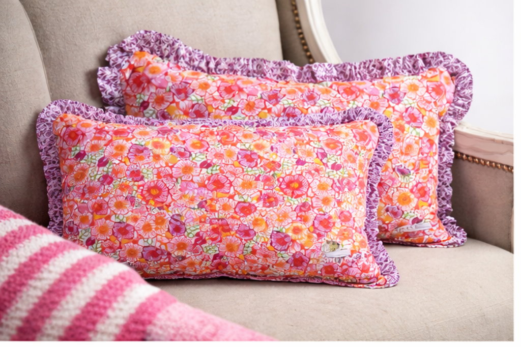 coussin liberty floral multicolore décoration intérieure